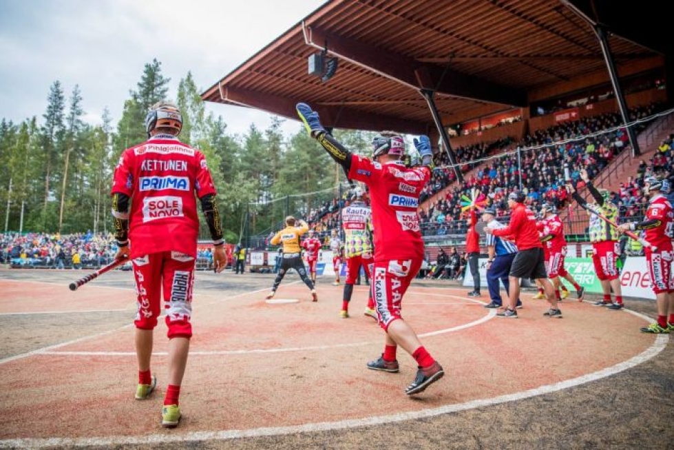 JoMan taivalta Suomen mestariksi seurasi vuosi sitten Mehtimäen finaalissa täysi pesäpallostadion. Loppuunmyytyihin katsomoihin mahtui 3700 katsojaa, ja yleisökapasiteetti on sama tänä vuonna.