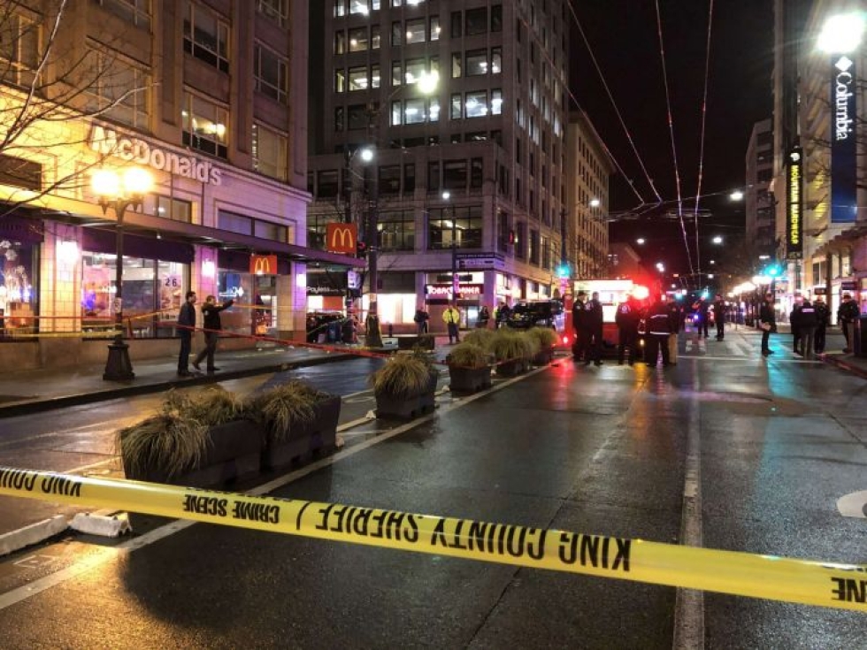 Poliisi eristi alueen, jossa joukkoampuminen Seattlessa tapahtui. LEHTIKUVA/AFP