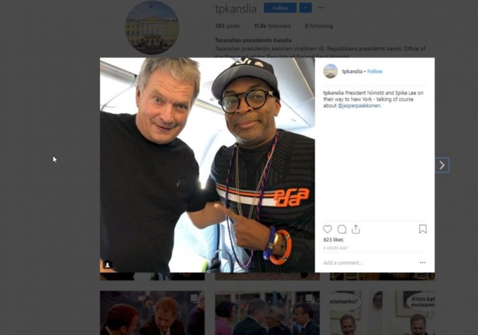 Tasavallan presidentin kanslia julkaisi Instagramissa yhteiskuvan Niinistöstä ja Leestä lentokoneessa matkalla New Yorkiin. LEHTIKUVA