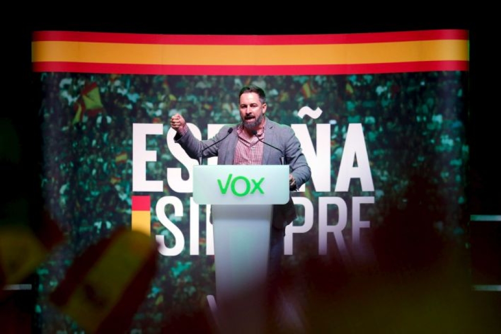 Suurinta vaalivoittoa on povattu oikeistopopulistiselle Vox-puolueelle. Kuvassa Voxin johtaja Santiago Abascal. LEHTIKUVA/AFP