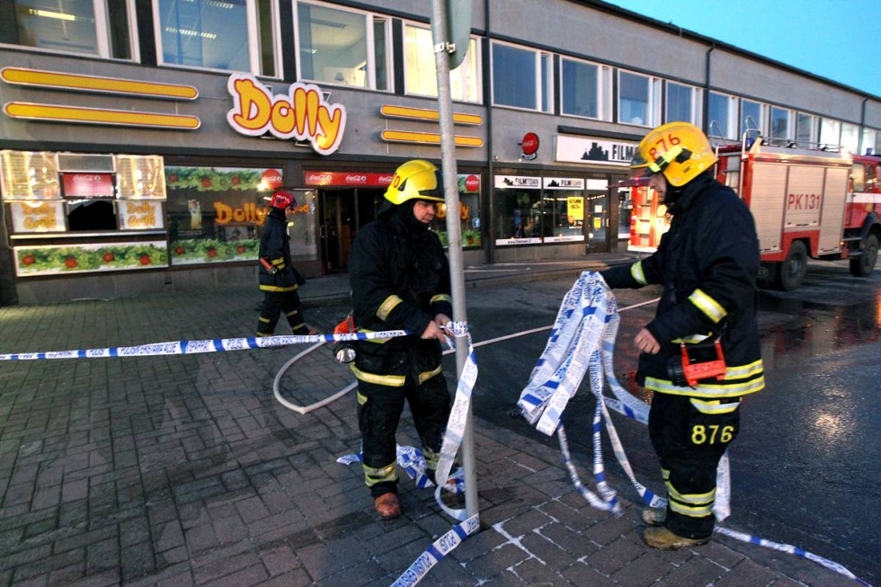 Tulipalon aiheuttamien vaurioiden arviointi Ravintola Dollyssa on vielä kesken.