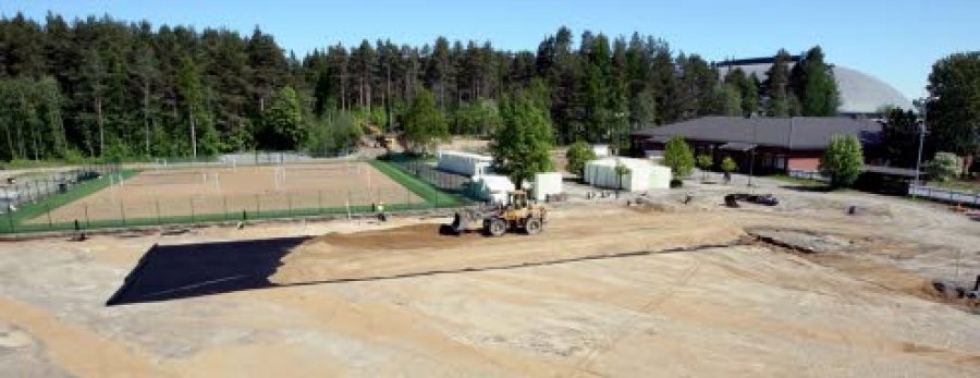 Jäähallin ja Areenan takana olevien tenniskenttien ja pesäpallokentän väliin sijoittuvan tekonurmikentän rakennustyöt on tarkoitus aloittaa vuoden 2012 aikana ja ne jatkuvat aina vuoteen 2013 saakka.