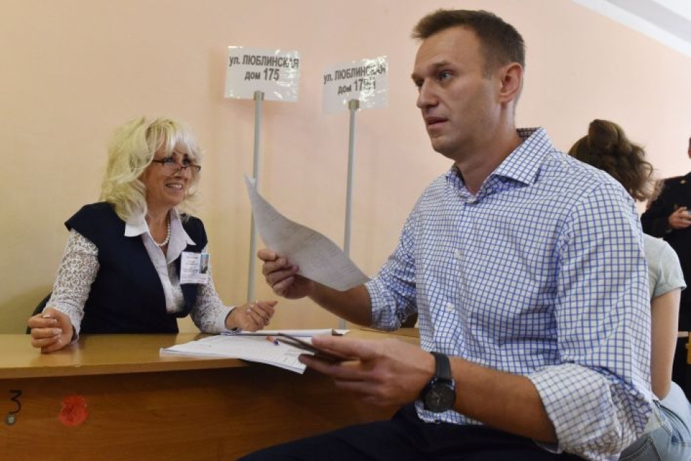Oppositiojohtaja Aleksei Navalnyi kävi äänestämässä Moskovan kaupunginduuman vaaleissa sunnuntaina. LEHTIKUVA/AFP