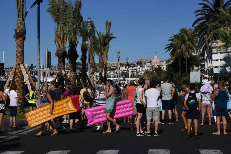 Nizzassa vierailee vuosittain noin viisi miljoonaa matkailijaa. LEHTIKUVA/AFP