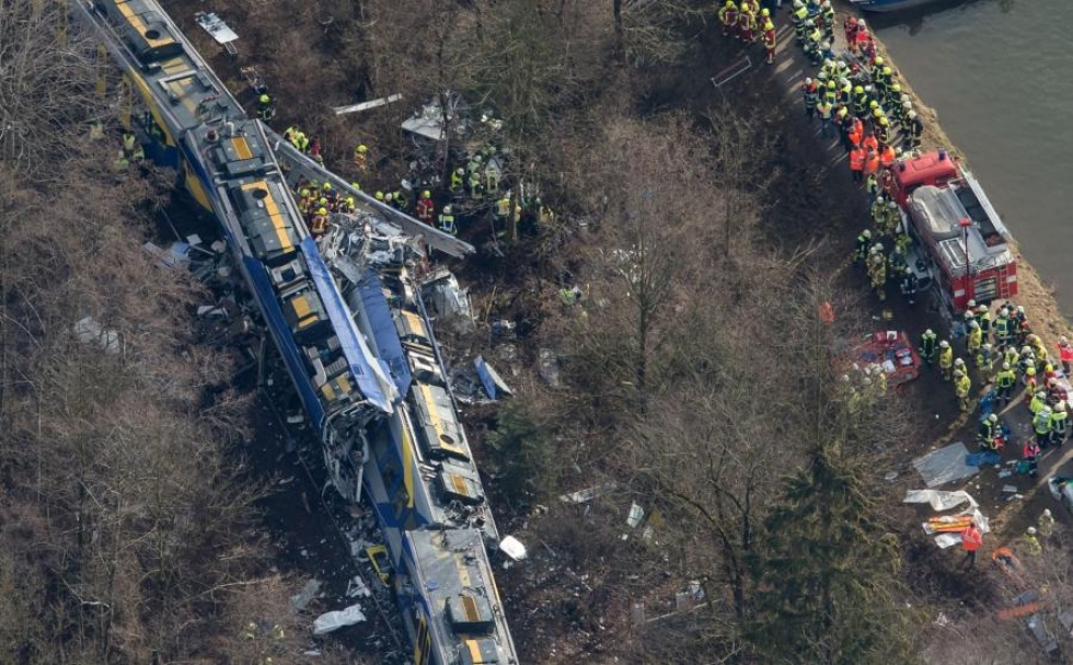 Kaksi junaa törmäsi toisiinsa täydessä vauhdissa. LEHTIKUVA/AFP