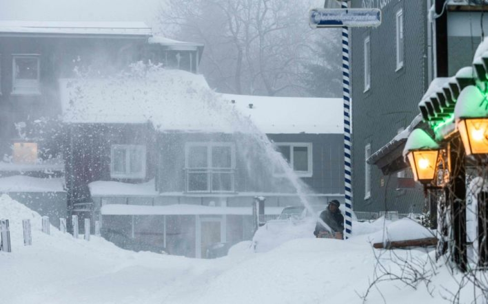 Myös viime viikonloppuna Oberhofissa runsas lumimäärä häiritsi ampumahiihdon maailmancupin järjestelyjä.
