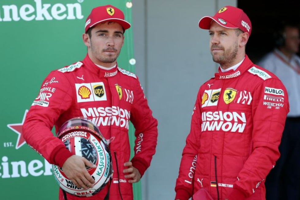 Ferrarin kuljettajat Sebastian Vettel (oik.) ja Charles Leclerc. LEHTIKUVA/AFP