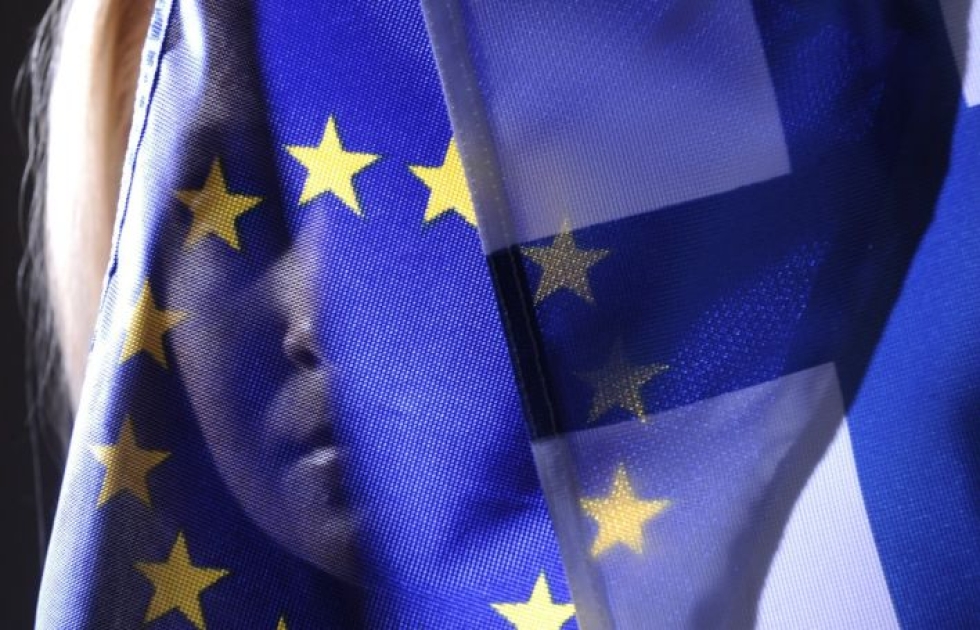 Komission mukaan kultainen passi -järjestelmä uhkaa rapauttaa EU-kansalaisuuden ydintä. Lehtikuva / Martti Kainulainen