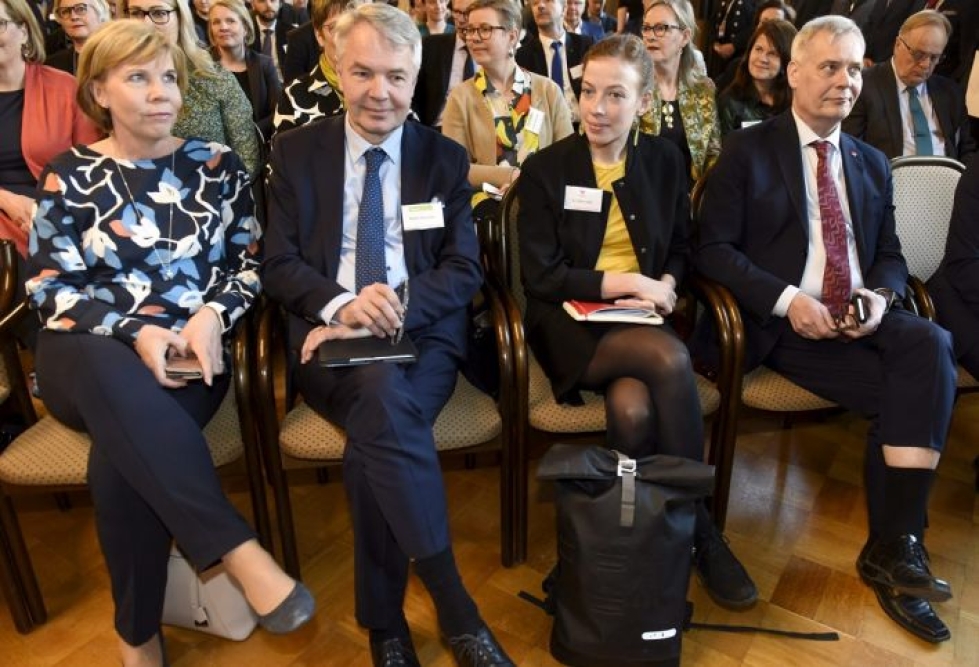 Puoluejohtajat Anna-Maja Henriksson, Pekka Haavisto, Li Andersson ja Antti Rinne hallitusneuvottelujen tiedotustilaisuudessa.