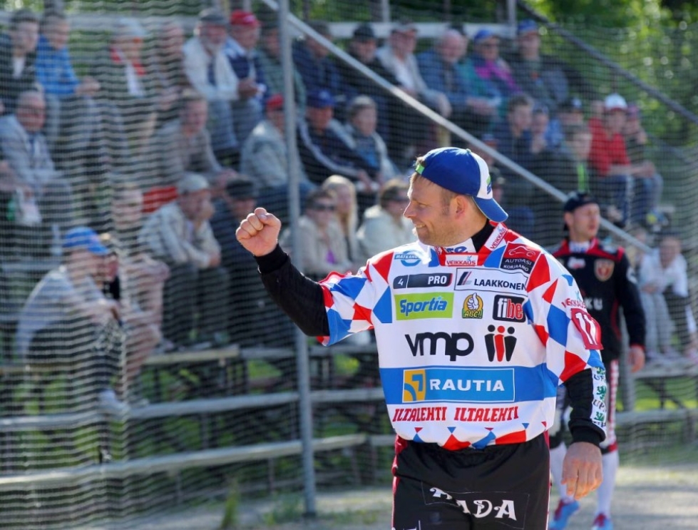 Lyöjäjokeri Sami Joukainen iski neljä juoksua avausjaksolla Vimpelissä.