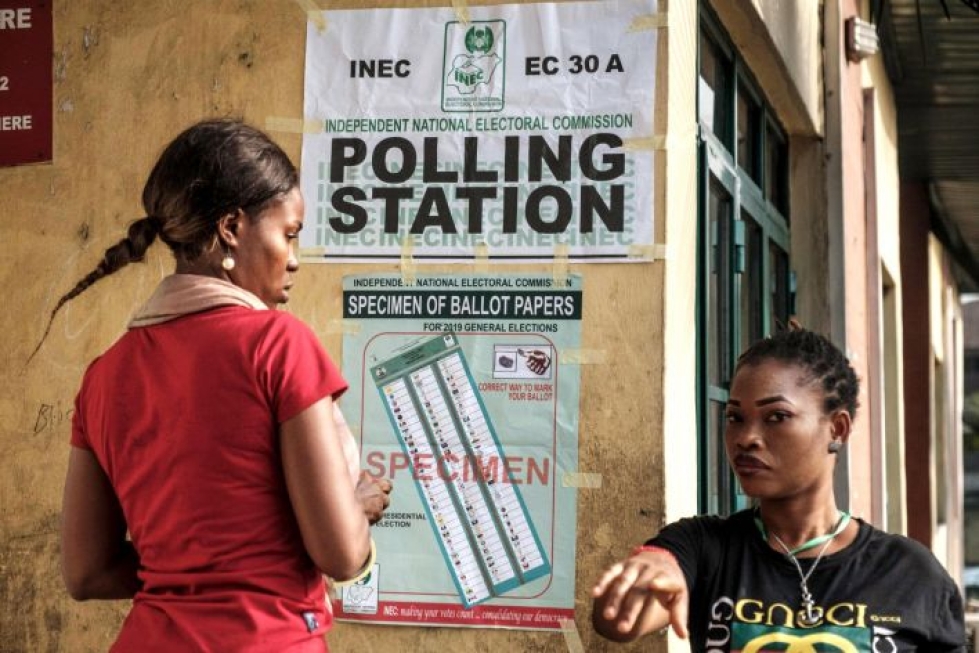 Nigeriassa avautui aamuyhdeksältä Suomen aikaa noin 120 000 äänestyspaikkaa. LEHTIKUVA/AFP