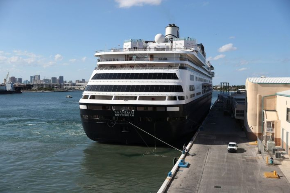 Zaandam pääsi rantaan Port Evergladesin satamassa Fort Lauderdalessa. Lehtikuva/AFP
