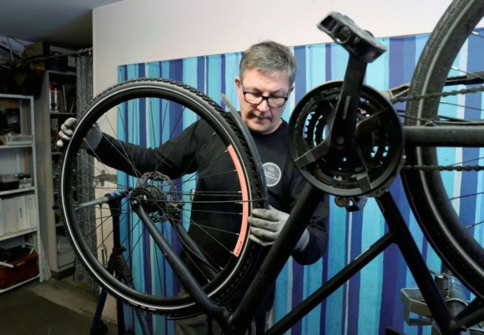 Nastarenkaat voi laittaa millaiseen polkupyörään tahansa, jos vain vanteeseen löytyy sopivankokoinen rengas, kertoo Timo Harinen.