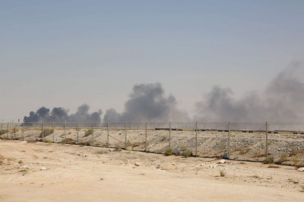 Abqaidin ja Khuraisin laitoksiin Saudi-Arabian itäosassa tehtiin lennokki-isku lauantaiaamuna. LEHTIKUVA/AFP