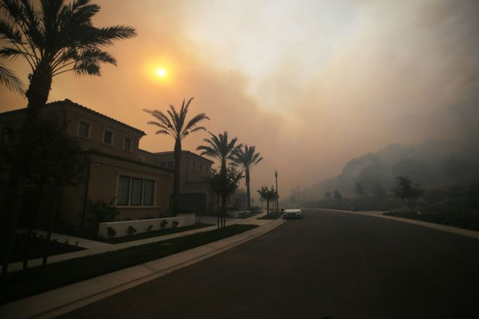 Kaliforniassa noin 34 miljoonaa ihmistä asuu punaisen varoituksen eli korkean paloriskin alueilla. LEHTIKUVA / AFP
