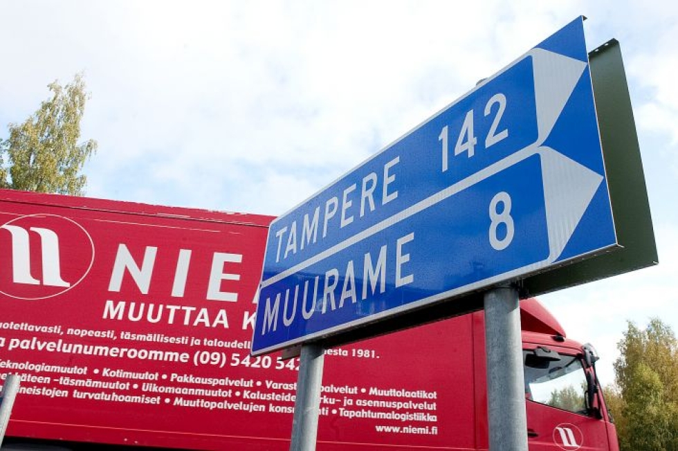 Tampere menetti vuosina 2010-18 yli 1300 työllistä muuttoliikkeen takia. Samaan aikaan muuttoliike lisäsi työttömien määrää Tampereella yli 4000 ihmisellä. Myös muut maakuntien yliopistokaupungit kamppailevat saman ilmiön kanssa. 