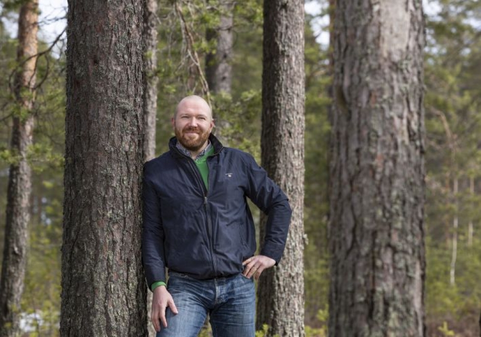 Antti Kilpeläinen sai suurimman apurahan. Hän tutkii, miten metsäbiomassaan pohjautuva biotalous muuttaisi kasvihuone- ja aerosolipäästöjä ilmakehään