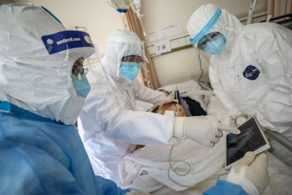 Koronapotilasta hoidettiin wuhanilaisessa sairaalassa helmikuussa. LEHTIKUVA/AFP