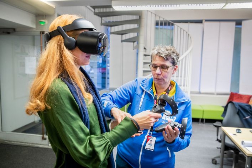 Virtuaalitekniikka on laajenemassa usealle alalle Riveriassa. Seija Ikonen opastaa virtuaalisiivoukseen toimittaja Saija Kauhasta.