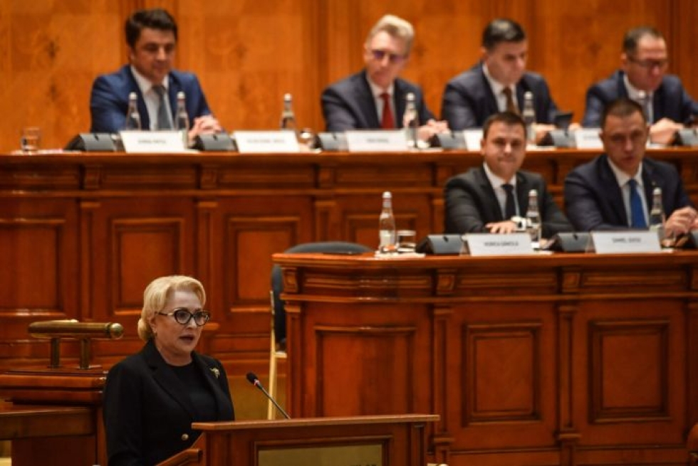 Sosiaalidemokraatteihin lukeutuva pääministeri Viorica Dancila on kamppaillut selviytymisestä menetettyään pienemmän hallituskumppaninsa tuen jo elokuussa. Kuva: Lehtikuva/AFP