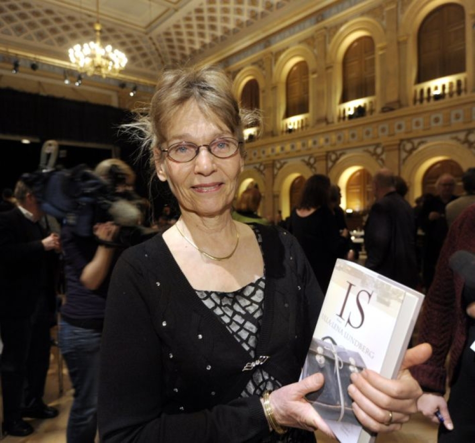 Kirjailija Ulla-Lena Lundberg Finlandia-palkintojenjakotilaisuudessa Helsingissä joulukuussa 2012. LEHTIKUVA / MARKKU ULANDER