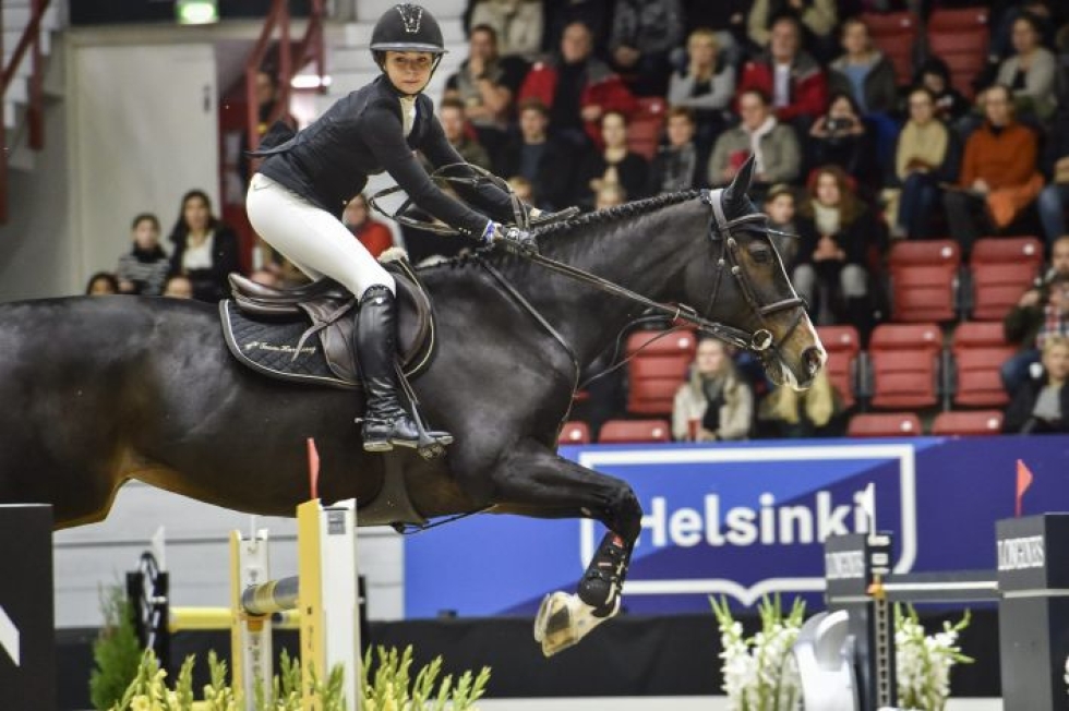 Anna-Julia Kontio ja Ornellaia Helsinki International Horse Show'n esteratsastuksen Grand Prix 160 cm -luokassa 20. lokakuuta 2018. LEHTIKUVA / EMMI KORHONEN