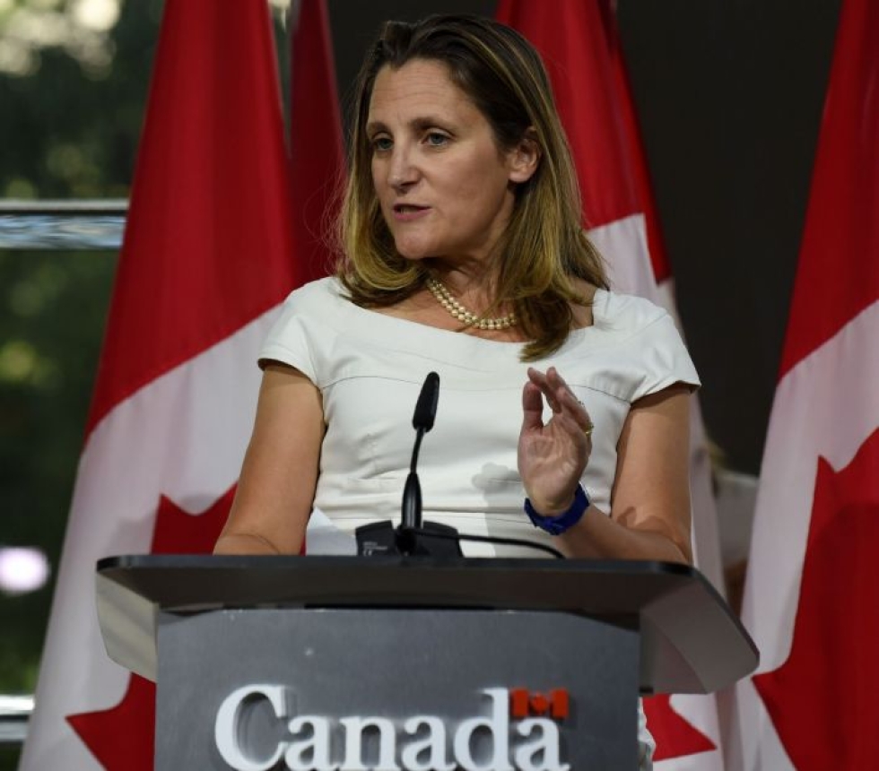 Kanadan ulkoministeri Chrystia Freeland kommentoi asiaa lehdistölle viikon kestäneiden keskustelujen jälkeen Washingtonissa. LEHTIKUVA/AFP