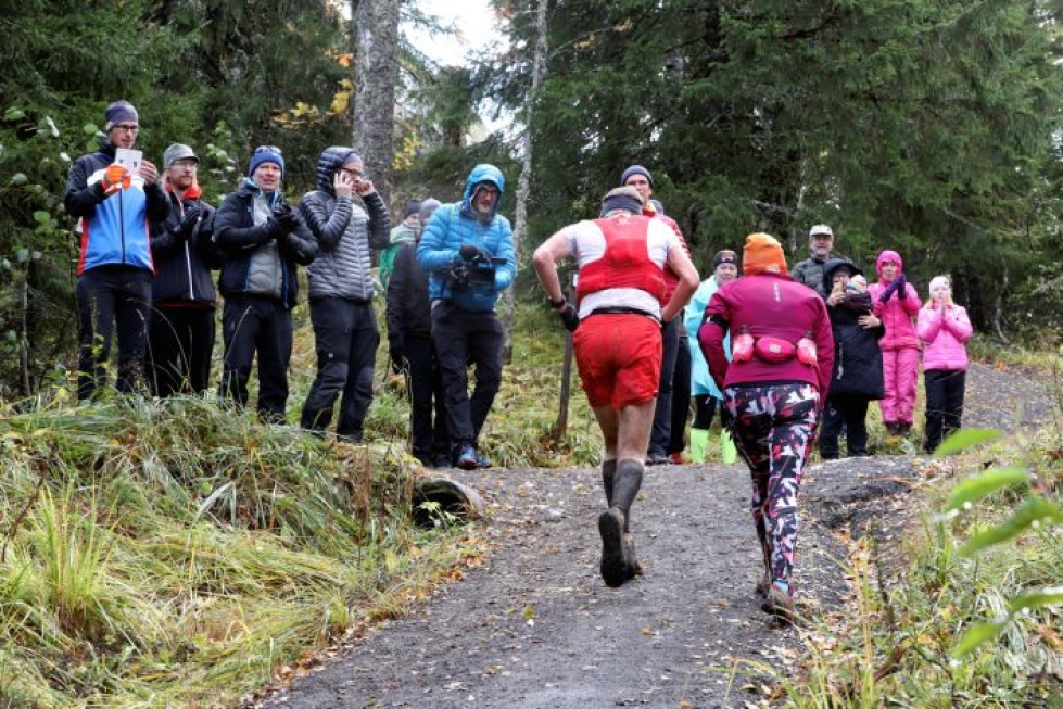 Vaarojen maraton juostaan Kolilla 2.-3.10. Tällä hetkellä Lieksan alueella on syyskuun loppuun asti voimassa suositus, jonka mukaan yli 50 hengen yleisötapahtumia ei järjestetä. Arkistokuva vuodelta 2018.