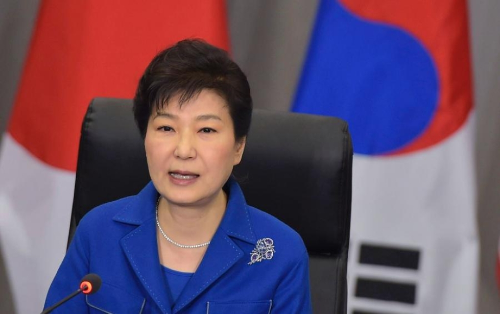 Presidentti Park Geun-Hye varoittaa Etelä-Korean talouden olevan vaarassa, jos telakkateollisuus ei tee leikkauksia. LEHTIKUVA/AFP