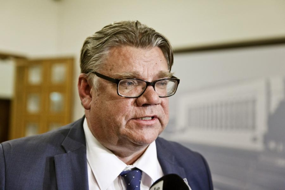 Ulkoministeri Timo Soinin mukaan Suomi ei anna Kreikalle uutta lainarahaa, vaan rahat on annettu edellisten hallitusten aikana. Lehtikuva / Roni Rekomaa