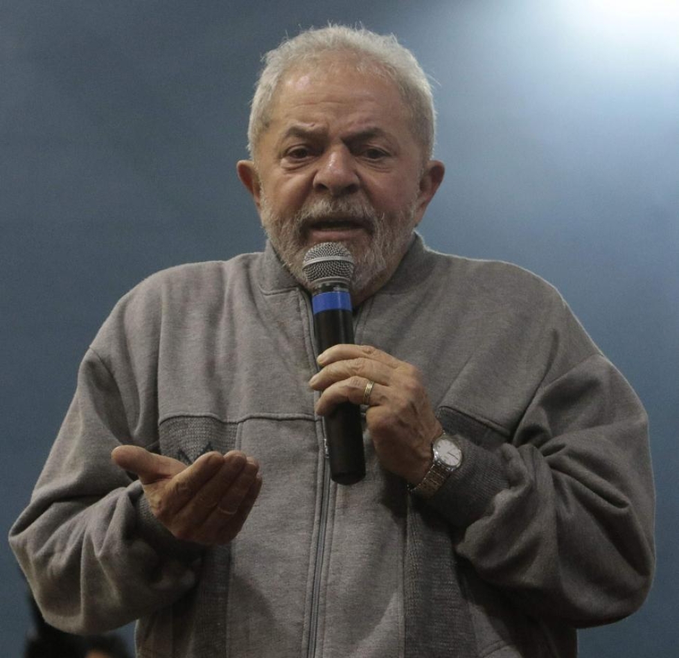 Brasilian ex-presidentti Luiz Inacio Lula da Silva puhui maan nykyhallituksen ehdottamia työreformeja vastaan Sao Paulossa viime perjantaina. LEHTIKUVA/AFP