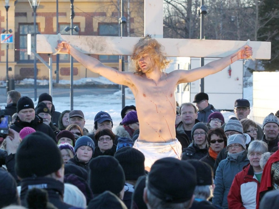 Jukka Moskuvaaraa ei tänä vuonna nähdä Ristin tiellä Jeesuksen roolissa.