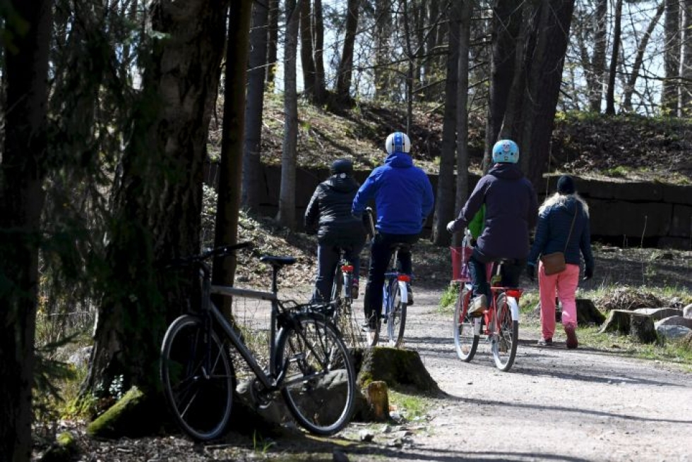 Lisääntynyt pyöräily näkyy etenkin vapaa-ajan pyöräilijöiden määrässä. LEHTIKUVA / JUSSI NUKARI