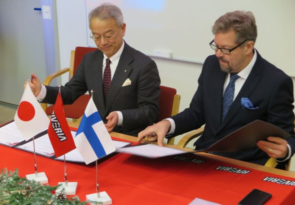 Sopimus yhteistyöstä allekirjoitettiin tiistaina Joensuussa.