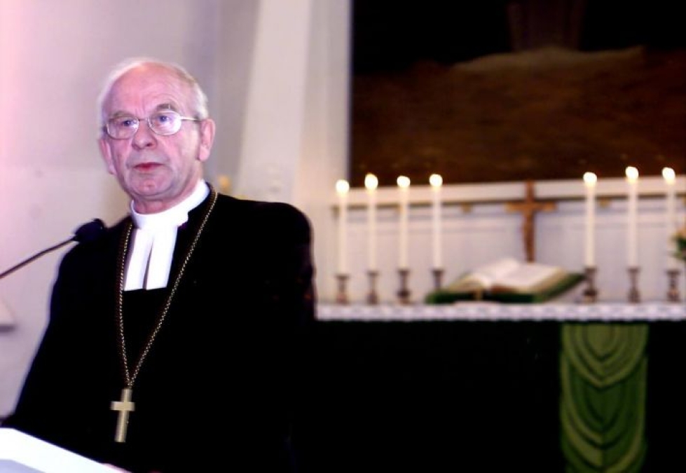 Piispa Olavi Rimpiläinen puhui Joensuun seurakunnan 150-vuotisjuhlassa vuonna 2001.