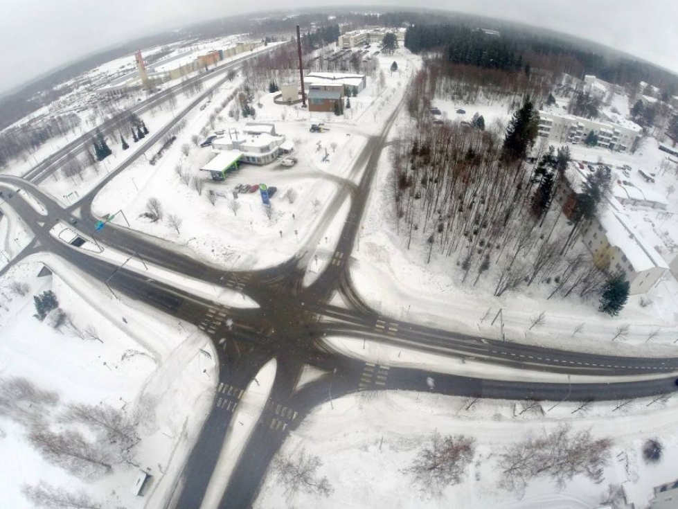 Linjatien liikenneympyrän edelle menee Noljakantien ja Marjalantien risteykseen suunniteltu liikenneympyrä, koska risteyksessä on sattunut useita liikenneonnettomuuksia.