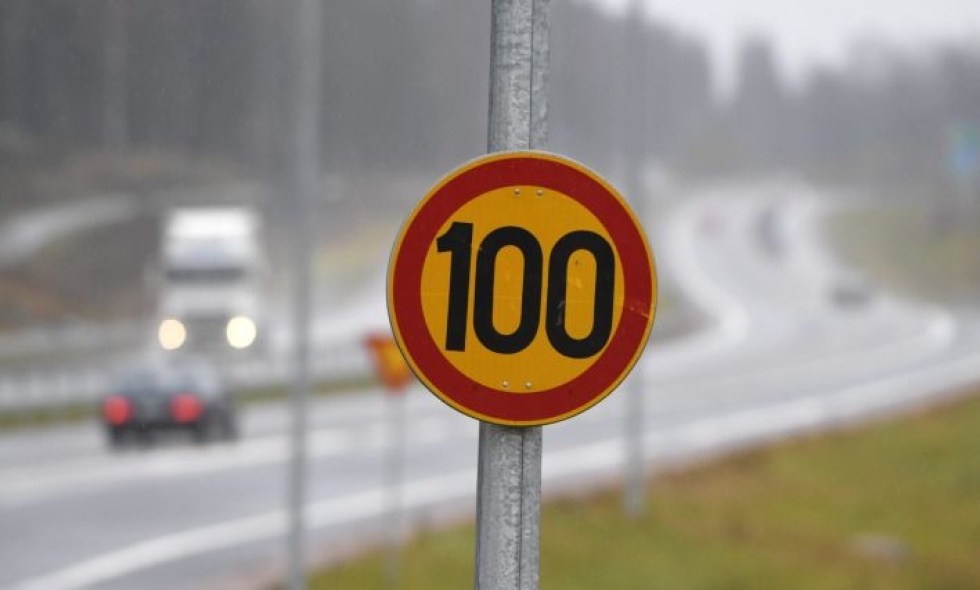 Nollaan liikennekuolemaan pyritään asteittain vuoteen 2050 mennessä, kerrotaan Väylävirastosta. 
