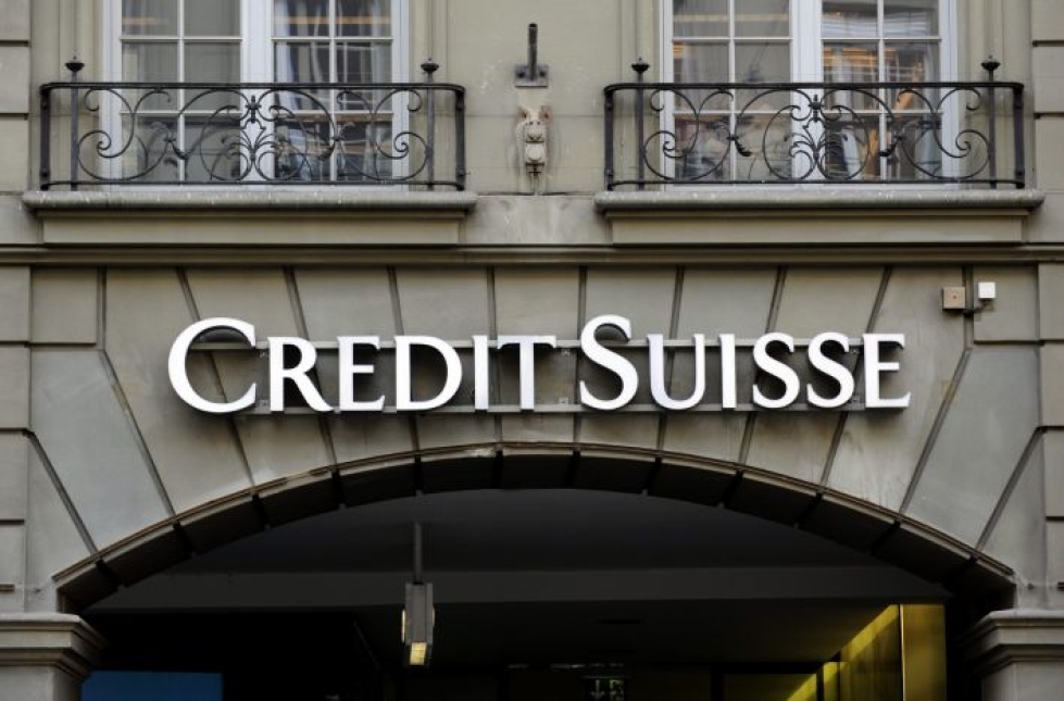 Credit Suisse aikoo laittaa –0,75 prosentin koron yli kahden miljoonan Sveitsin frangin eli yli 1,8 miljoonan euron talletuksille. LEHTIKUVA / SARI GUSTAFSSON