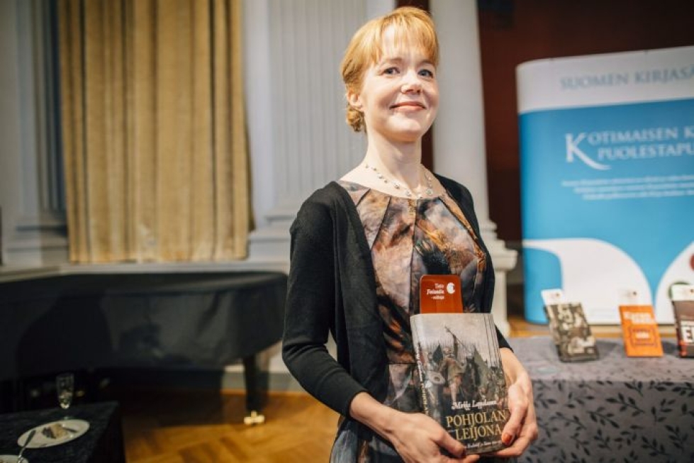 Mirkka Lappalainen sai vuonna 2014 Tieto-Finlandia-palkinnon teoksestaan Pohjolan leijona.  LEHTIKUVA / Jari Lam