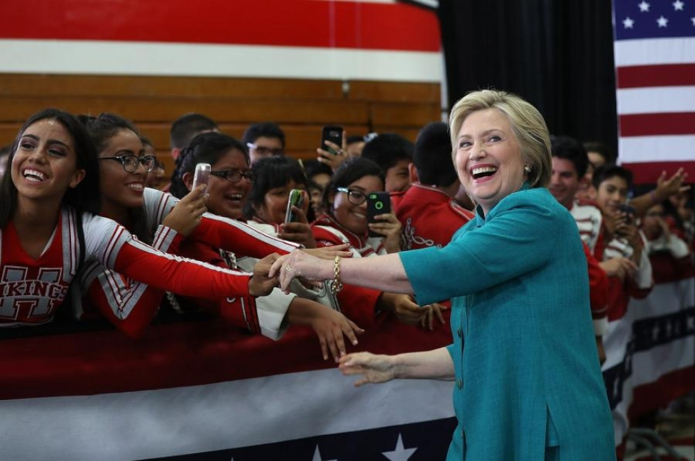 Hillary Clinton on enää muutaman kymmenen puoluekokousedustajan päässä valinnasta demokraattien presidenttiehdokkaaksi. LEHTIKUVA/AFP