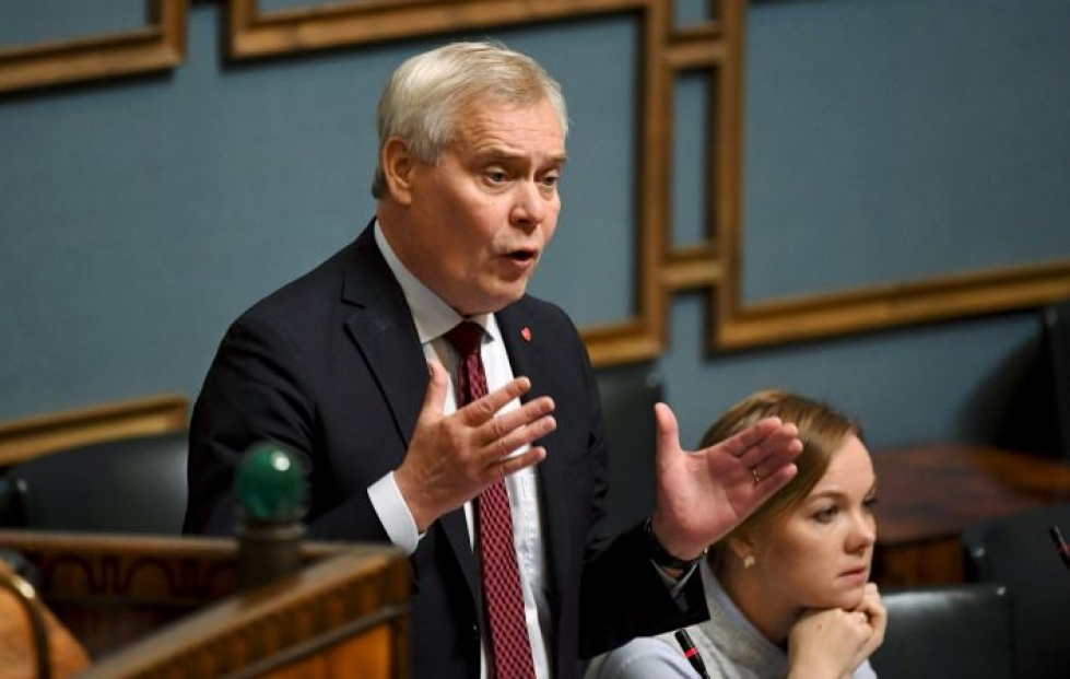 Pääministeri Antti Rinne eduskunnan täysistunnossa. LEHTIKUVA / Antti Aimo-Koivisto