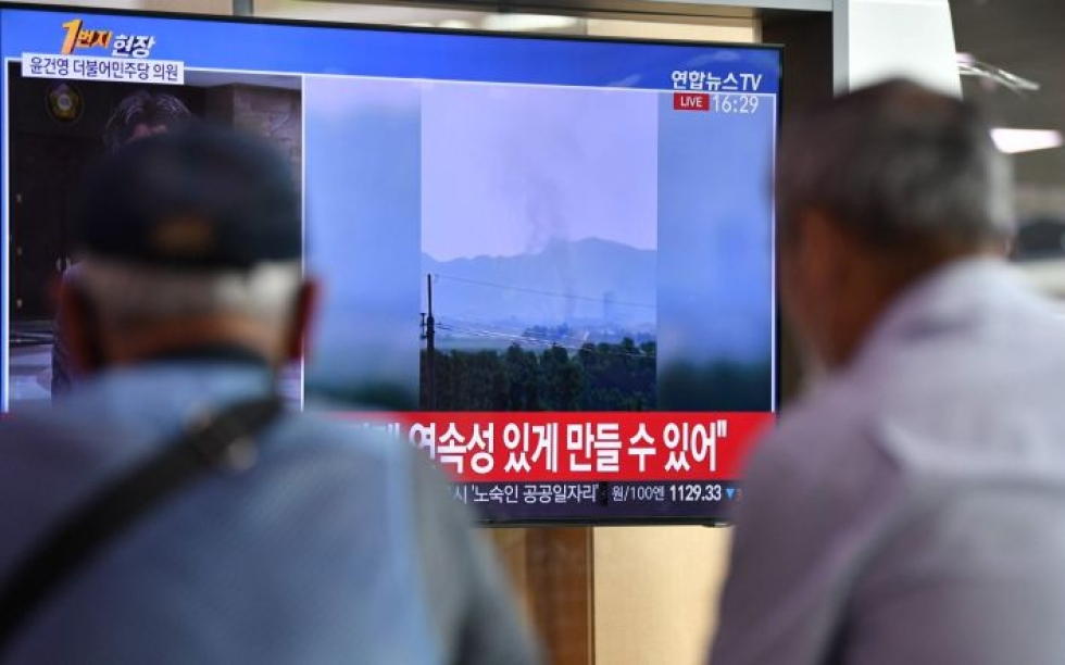 Jälleenyhdistymisministeri jätti tehtävänsä sen jälkeen, kun Pohjois-Korea oli räjäyttänyt maiden välisen yhteydenpidon toimiston Kaesongin rajakaupungissa. LEHTIKUVA / AFP