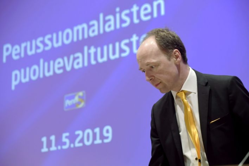 Halla-ahon mukaan Suomi on saamassa "ennennäkemättömän punaisen hallituksen". Lehtikuva / Markku Ulander