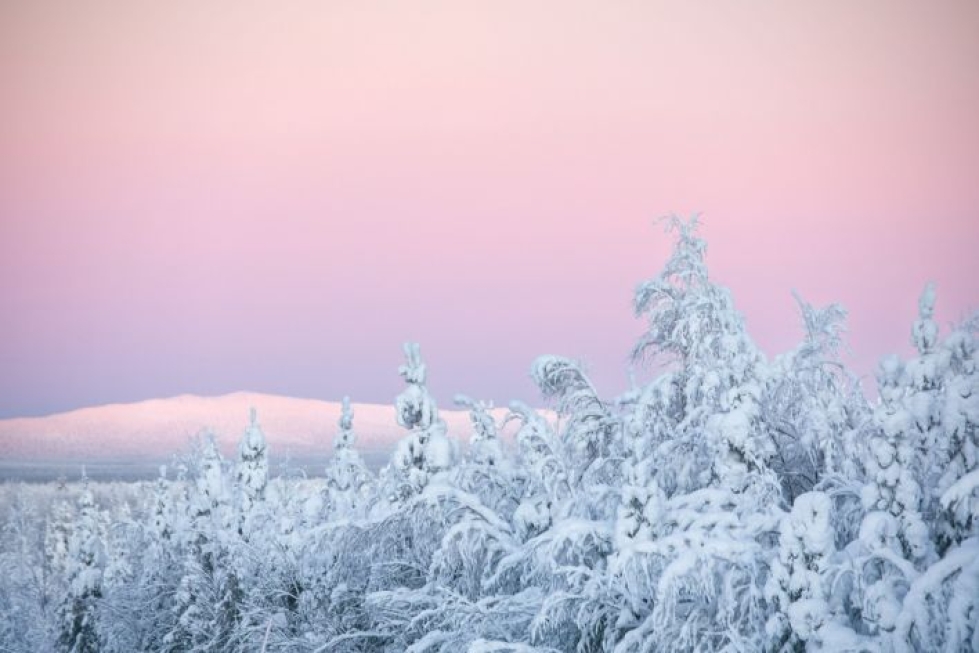 Pohjois-Suomessa on tänään jo ollut hyvin kylmää, paikoitellen Lapissa on mitattu alle –30 asteen pakkasia. Kuva Kittilästä keskiviikkona. LEHTIKUVA / Irene Stachon