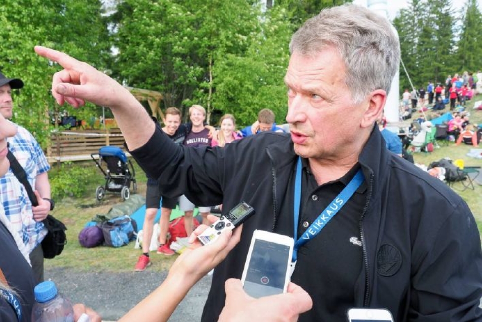 Tasavallan presidentti Sauli Niinistö vieraili Jukolan viestissä Enossa kesällä 2017.