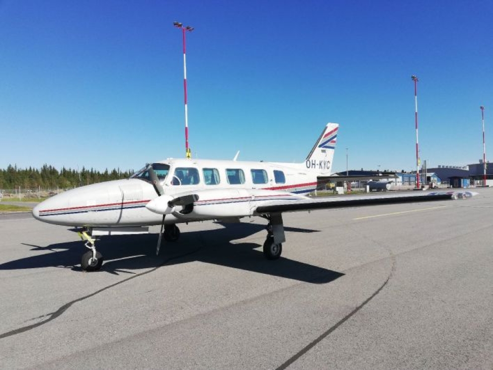 Joensuun ja Kuopion väliä lennetään kuvan lentokoneella, johon mahtuu seitsemän matkustajaa.