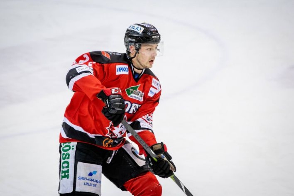 Jokipojissa viimeiset neljä kautta pelannut Teemu Lahtinen luistelee ensi kaudella Karjalan Koplan paidassa.
