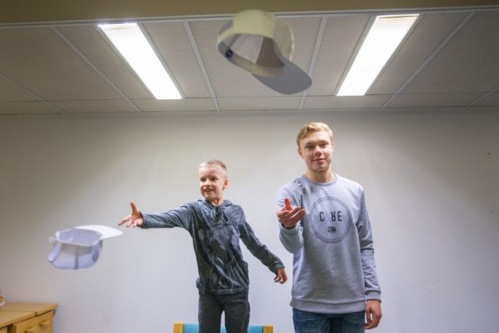 Eetu Kettunen ja Niklas Hyvönen ovat molemmat Valio Akatemian stipendiaatteja. 14-vuotiaan Hyvösen laji on keihäänheitto.