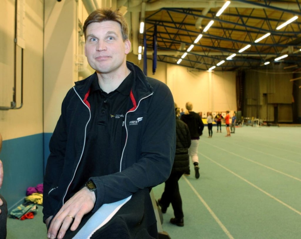 Karjalaisen kultamitalilautakunta valitsi Aki Parviaisen vuoden 2012 parhaaksi valmentajaksi.