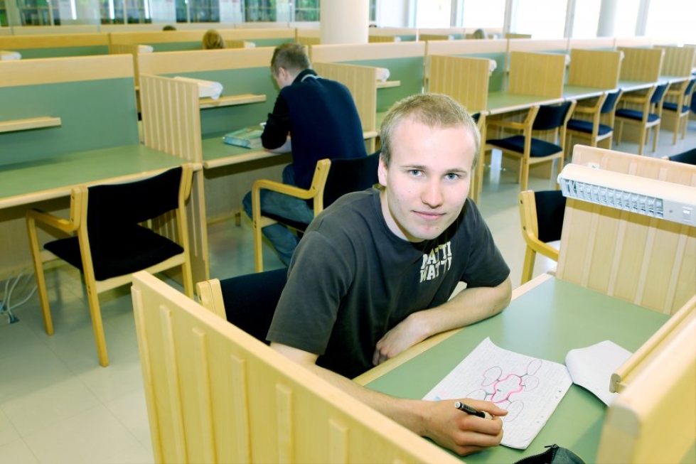 Matti Pulkkinen on lukenut tammikuusta lähtien pääsykokeisiin. Hän pyrkii Jyväskylän yliopistoon terveyskasvatusta opiskelemaan.
